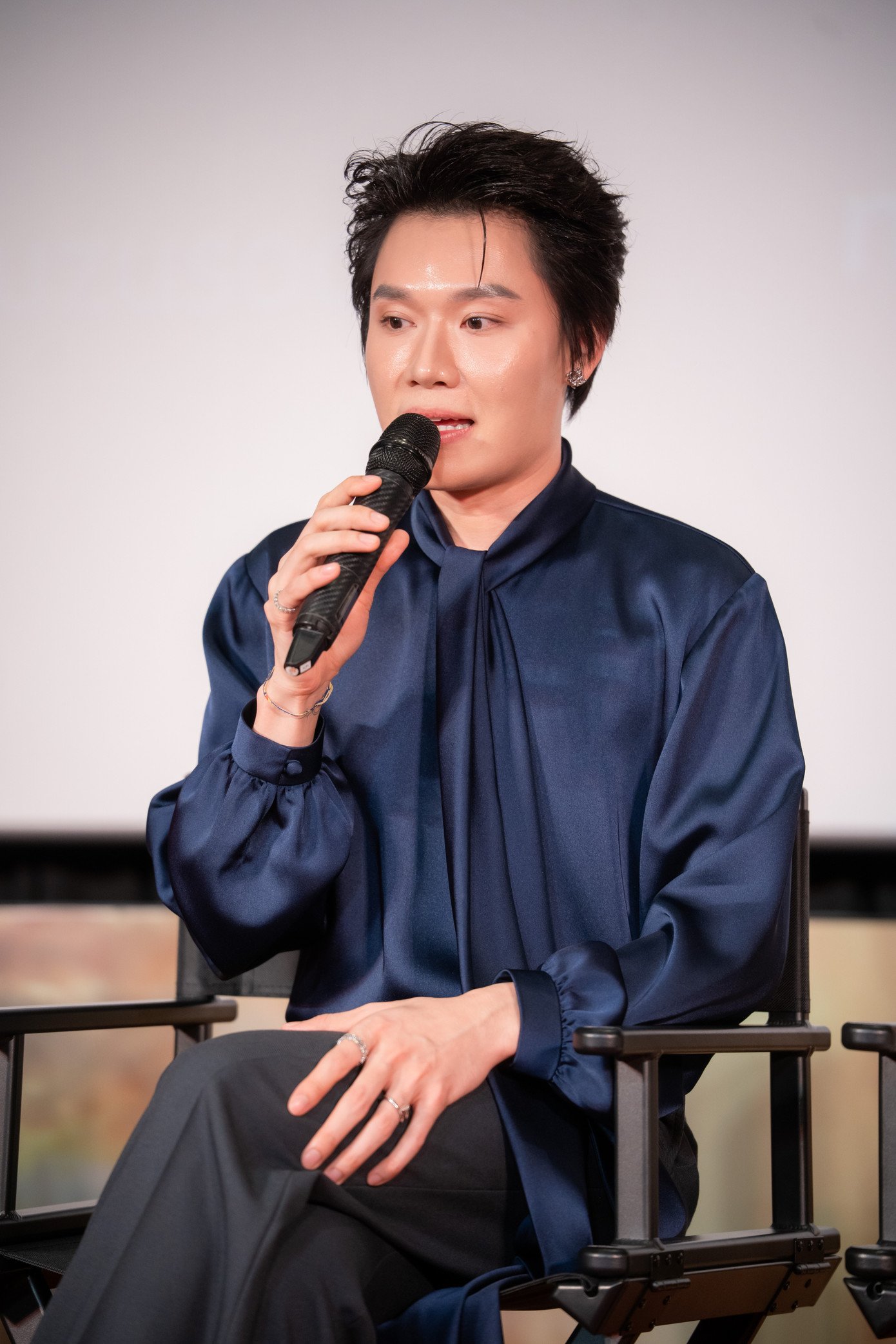 Dàn diễn viên chính chia sẻ quá trình ghi hình bộ phim.