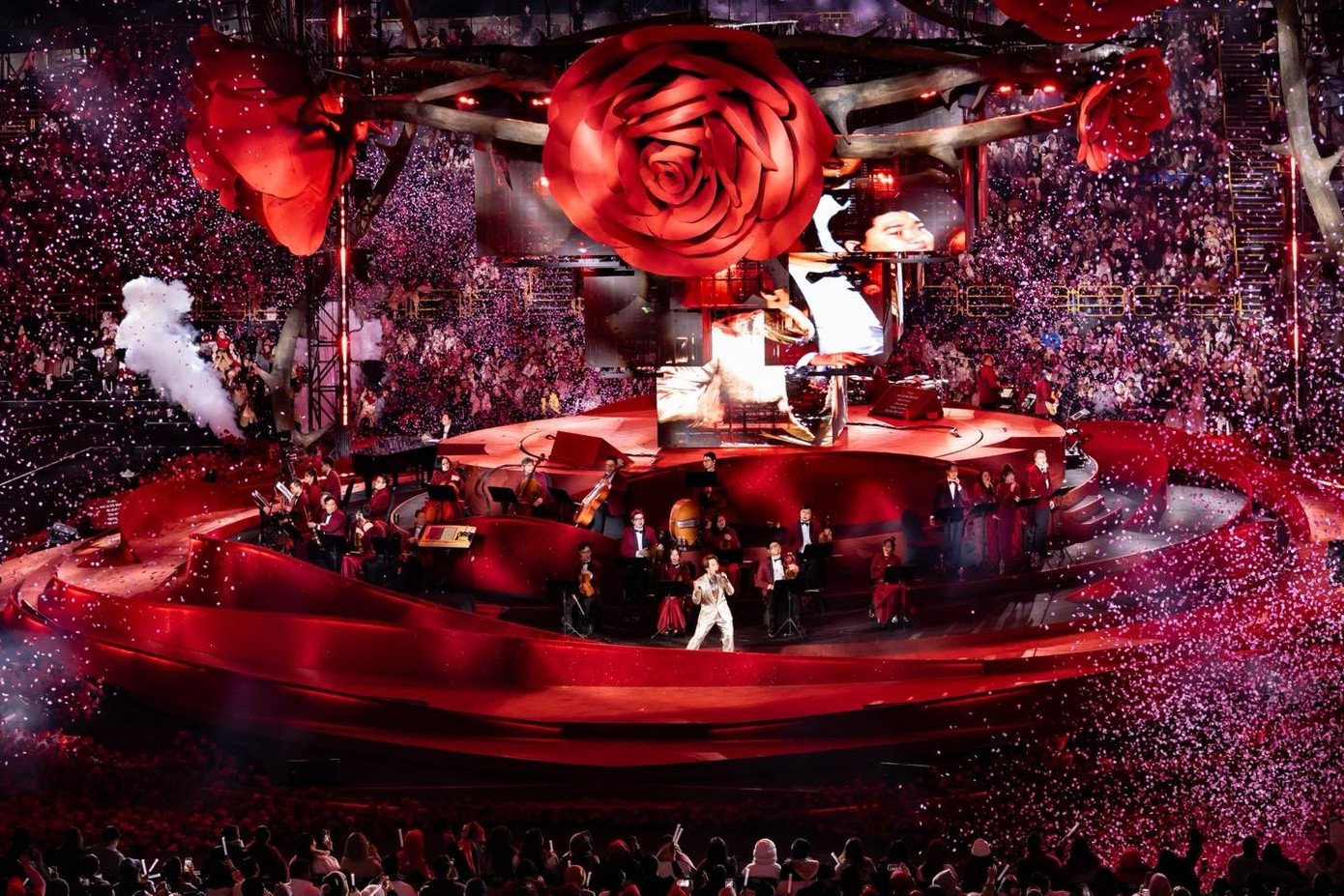 Ca sĩ Việt nào cận kề ngưỡng cát-xê một tỷ đồng/show - 18