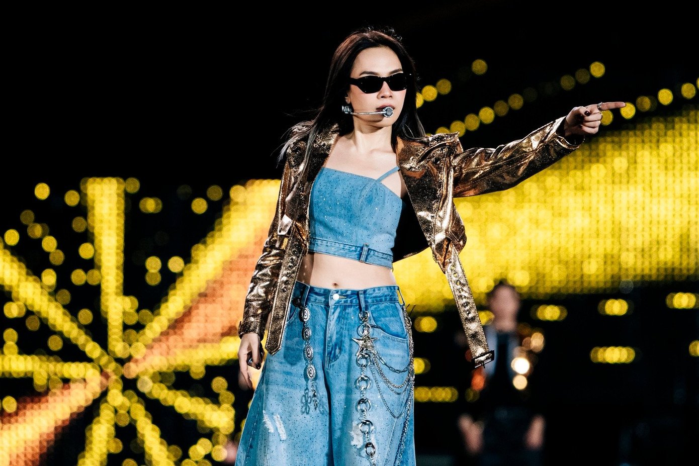 Ca sĩ Việt nào cận kề ngưỡng cát-xê một tỷ đồng/show - 20