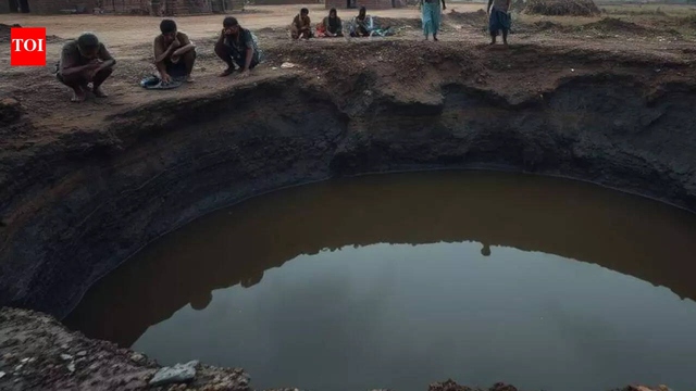 Bé gái bị đuối nước, 5 người nhảy xuống cứu, tất cả đều tử vong- Ảnh 1.