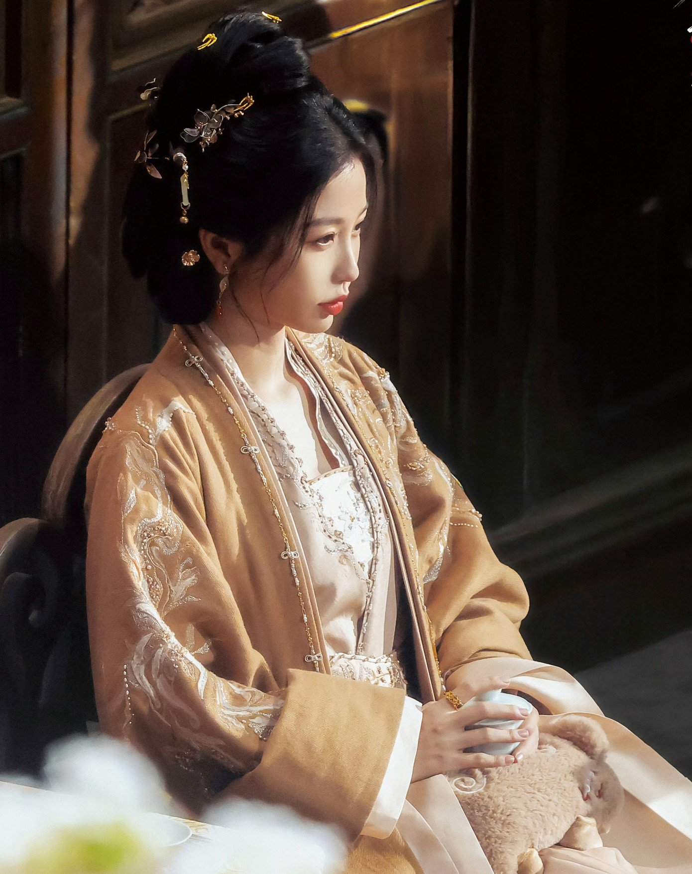 Ngu Thư Hân cuối cùng cũng có thể khởi động dự án mới sau nhiều tháng gặp khó khăn.