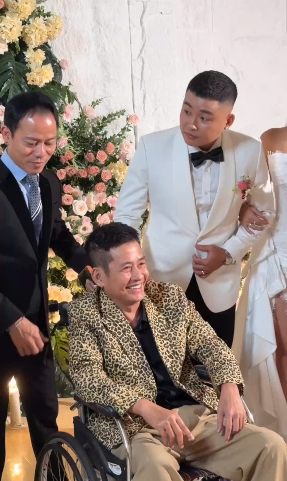 Nam nghệ sĩ đình đám một thời: Ngoài 60 bị đột quỵ, suy thận giai đoạn cuối, mất khả năng đi lại- Ảnh 5. Nam nghệ sĩ đình đám một thời: Ngoài 60 bị đột quỵ, suy thận giai đoạn cuối, mất khả năng đi lại- Ảnh 5.