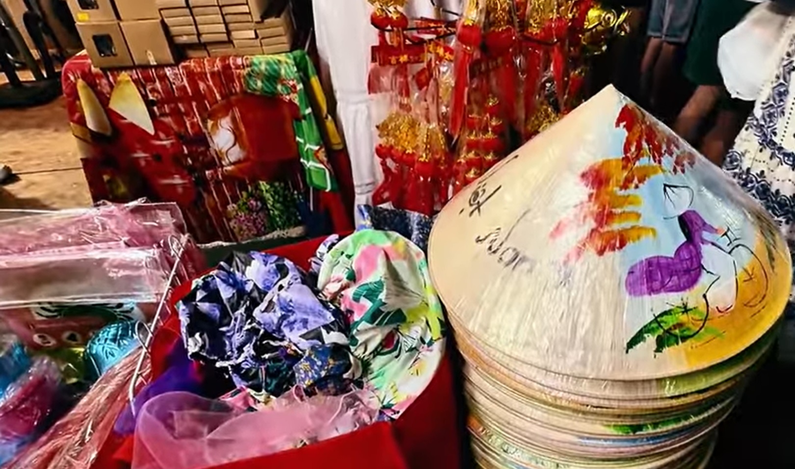 Sắc xuân rạng rỡ trong những hội chợ Tết Việt nơi xứ người- Ảnh 6.