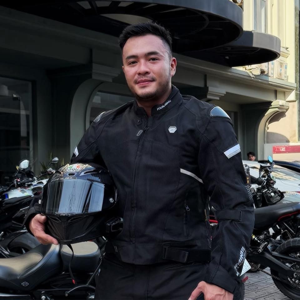 Chị Phiến và Võ Lê Mi, chủ nhân 2 bài nhạc gây tranh cãi.