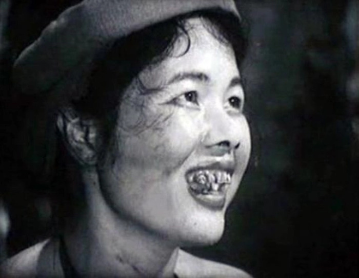 NSƯT duy nhất đổi đời nhờ bị cả nước chê xấu, nhan sắc ngoài đời ăn đứt trên phim- Ảnh 3.