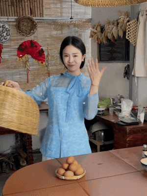 Á hậu Vbiz bật khóc khi làm một việc cho Thùy Tiên- Ảnh 1.