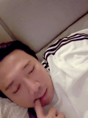 Hari Won không thể tin khi phát hiện Trấn Thành lại làm việc này lúc đang ngủ say- Ảnh 2.