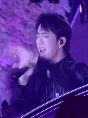 Clip siêu hiếm hé lộ không gian đám cưới Phương Nhi: 1 nam ca sĩ điển trai hát mừng, cô dâu chú rể đâu rồi?- Ảnh 2.