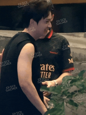 Bắt gặp HIEUTHUHAI, Kiều Minh Tuấn và hội bạn Vbiz lúc 2 giờ sáng, cô gái xuất hiện thân thiết gây chú ý- Ảnh 6.