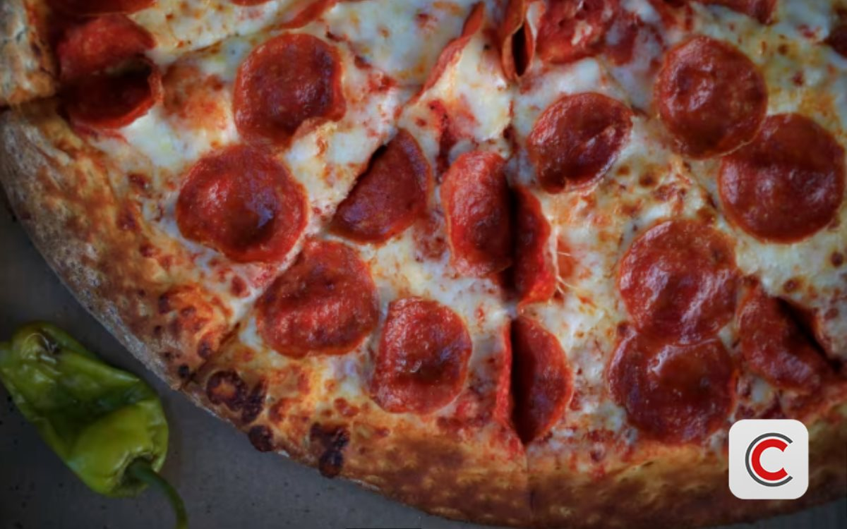 Một chuỗi pizza nổi tiếng phải đóng cửa 300 chi nhánh vì quá khó khăn, hàng chục nhân viên khối văn phòng bị sa thải- Ảnh 1.