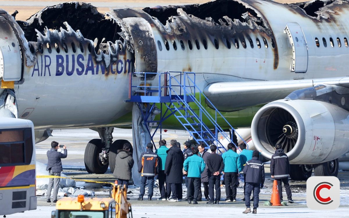 Hàng loạt hãng hàng không bất ngờ cấm hành khách dùng pin dự phòng từ 26/1- Ảnh 1.