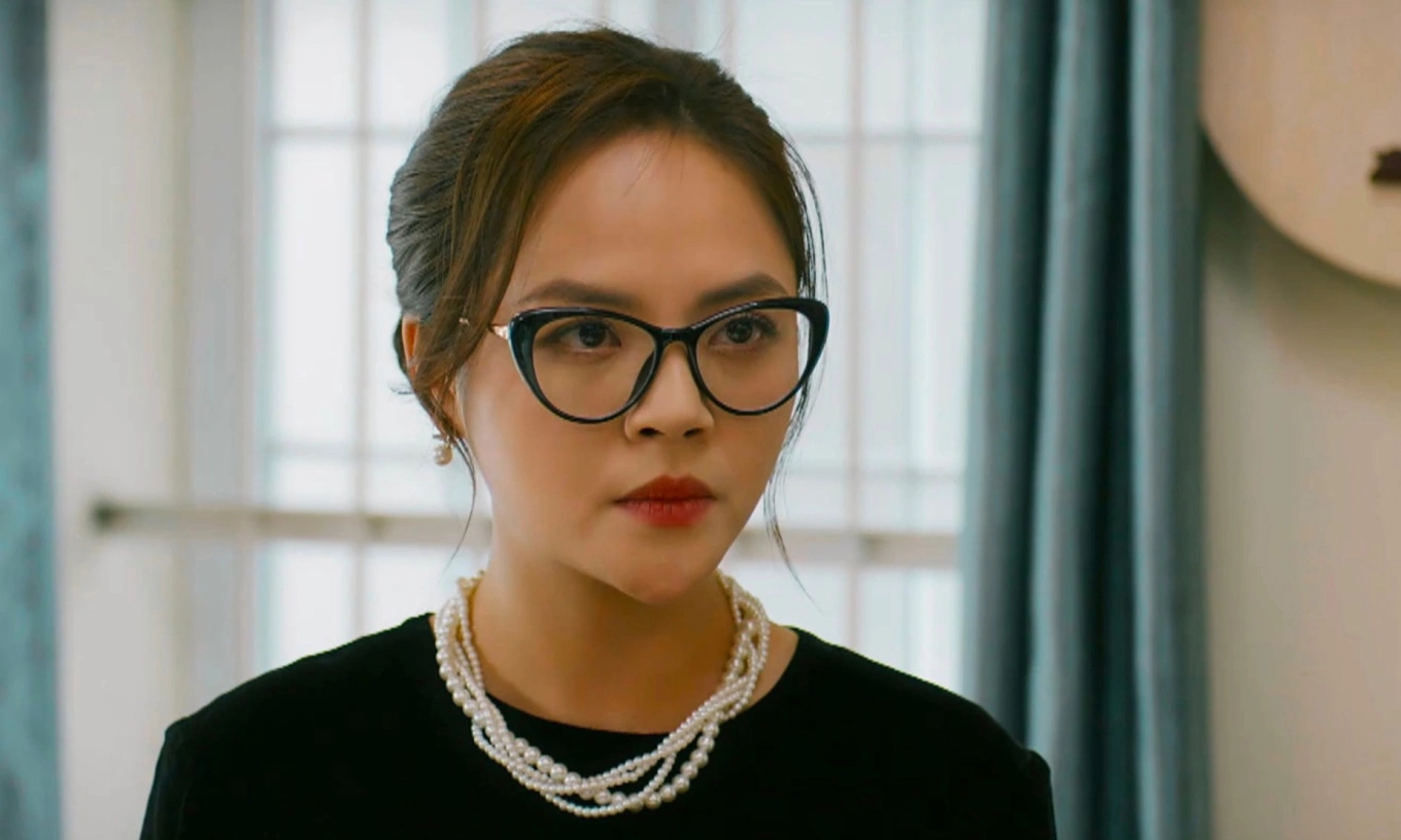 Mỹ nhân Việt được Bộ Quốc Phòng khen thưởng: Đóng tận 5 phim top 1 rating cả nước, nhan sắc thăng hạng dữ dội- Ảnh 6.