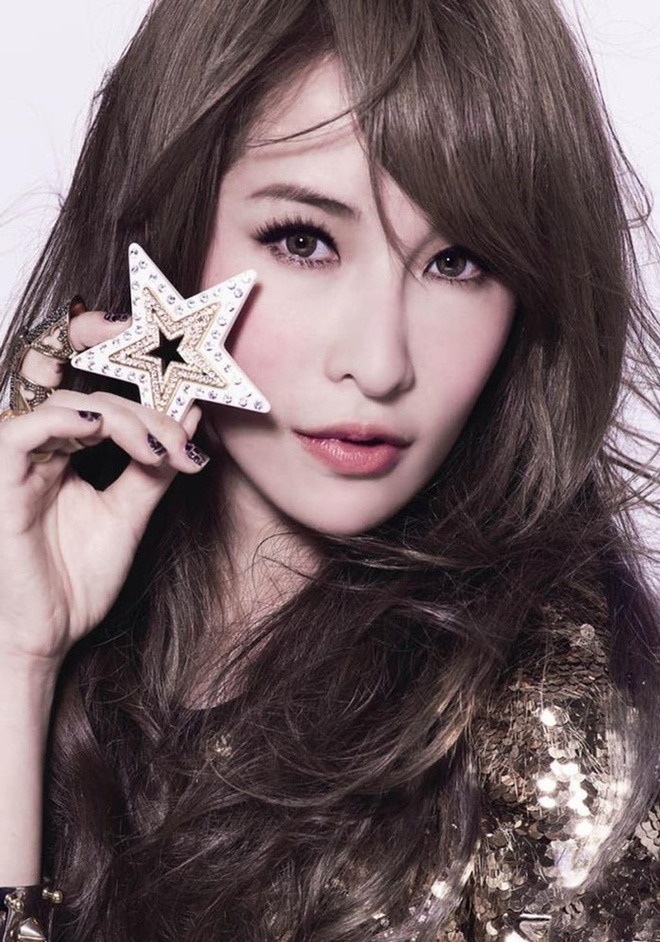 Nữ ca sĩ bị tai nạn đến hủy dung: Vết thương hoại tử 2 tháng, giờ gây sốc với Nữ ca sĩ bị tai nạn đến hủy dung: Vết thương hoại tử 2 tháng, giờ gây sốc với