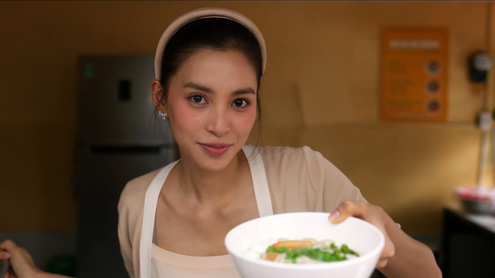 Hoa hậu được Trấn Thành săn đón nhất: Đóng 3 phim trăm tỷ cả 3, được báo Hàn tung hô là “nữ hoàng nhan sắc”- Ảnh 3.