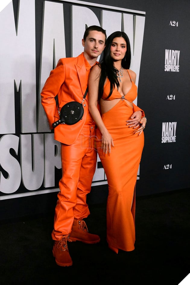 Hình ảnh về cặp đôi nổi tiếng Timothée Chalamet và Kylie Jenner.