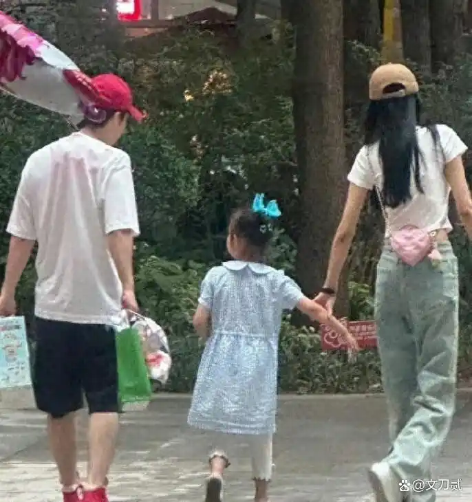 Coi mà tức sôi máu: Trên đời hết đàn ông hay sao mà Chị Đẹp này quay lại với tra nam từng chối bỏ mình- Ảnh 1.