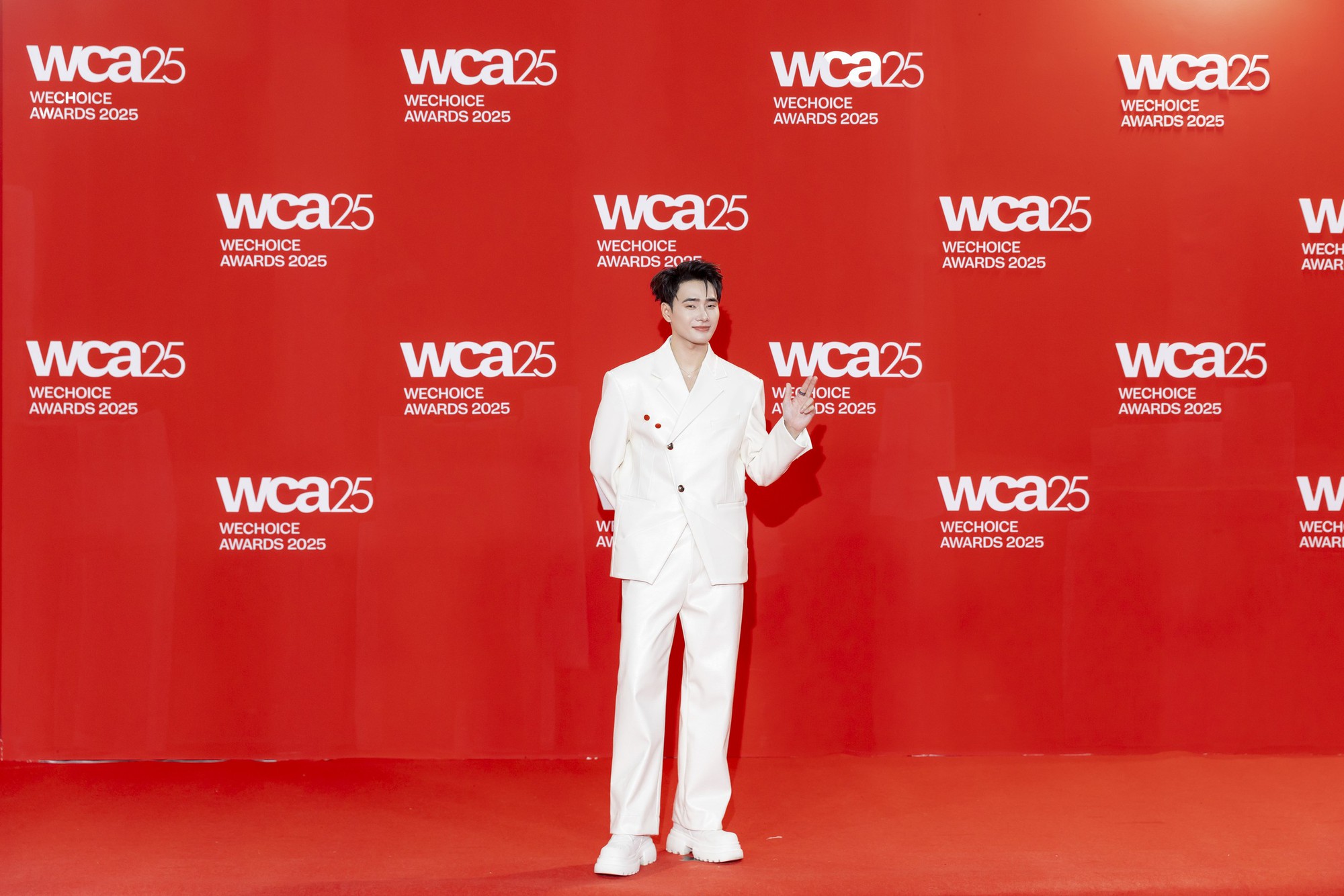 "Vũ trụ" nam thần tại WeChoice 2025: Khung hình dàn Tân binh gây sốt, người được đề cử đẹp nhất thế giới đỉnh cỡ nào? toan9237 1770475276691226924510 1770477060797 17704770610101108968466