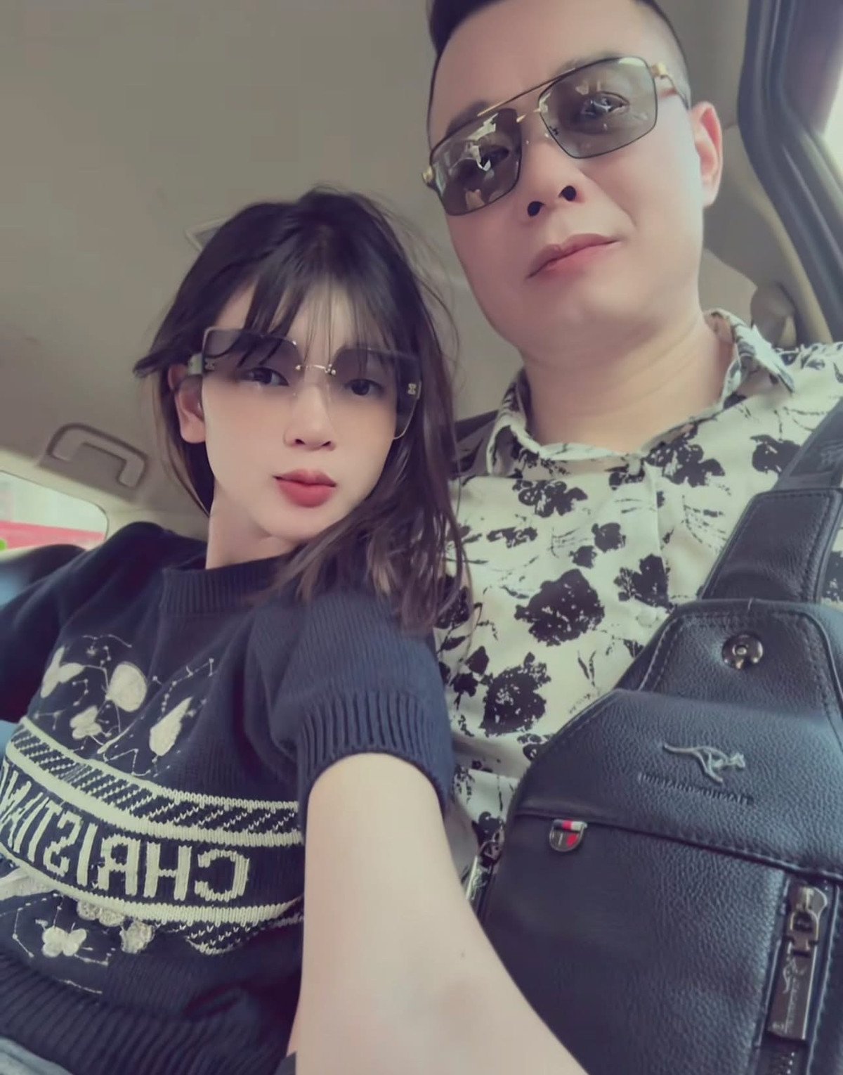 Cặp đôi chênh nhau 26 tuổi thoải mái chia sẻ cuộc sống cá nhân.