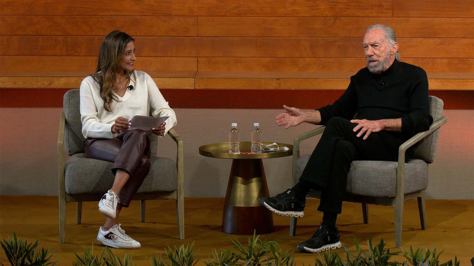 Bị vợ ruồng bỏ, bố đơn thân nghèo khổ tất tay cho