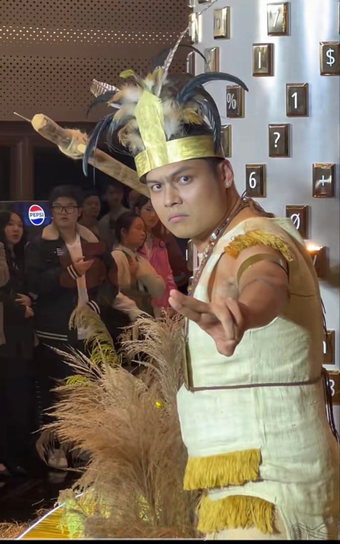 Ngoại hình lạ mắt của diễn viên Minh Tiệp, Phan Thắng, Bảo Anh.