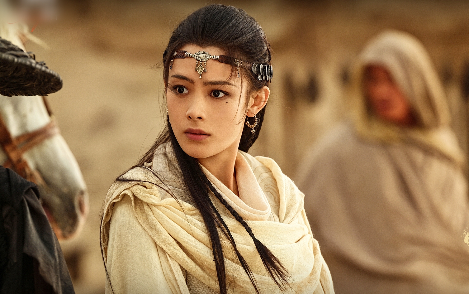 Đây chính là mỹ nhân đẹp nhất phim Tết 2026: Visual tuyệt tác trời ban, diễn hay đến nỗi vực dậy cả phòng vé- Ảnh 2.