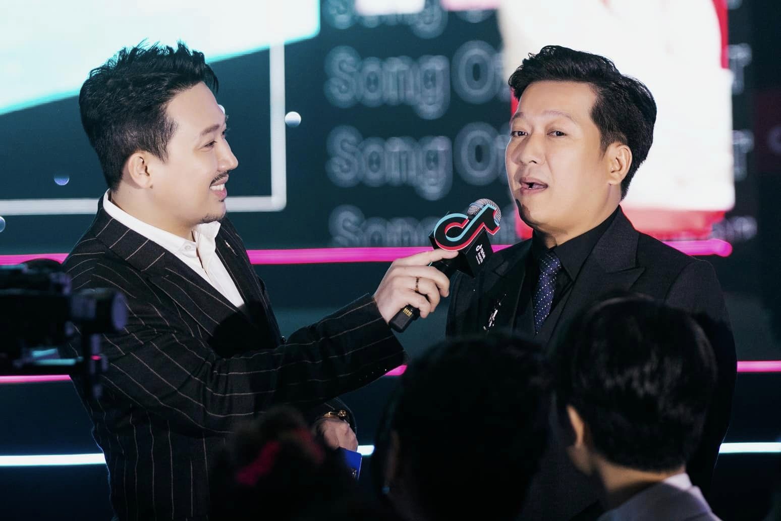 Hành động của Trấn Thành với Trường Giang trên thảm đỏ gây xôn xao cõi mạng- Ảnh 3.