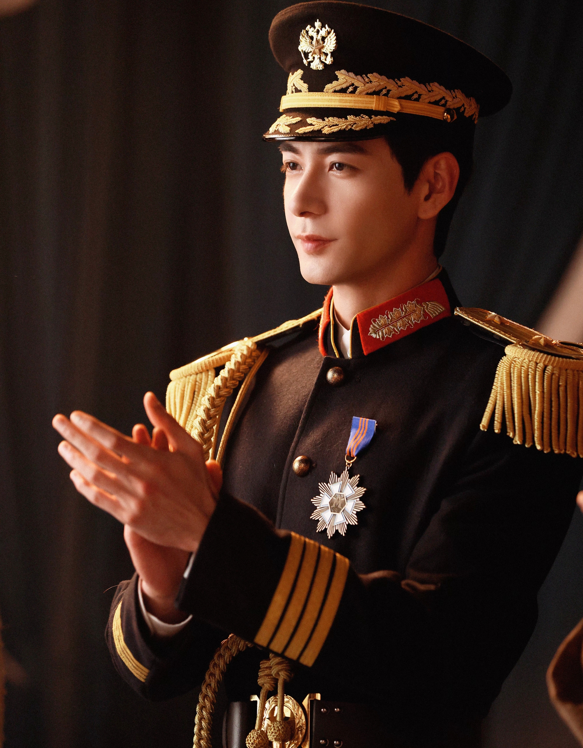 Trung Quốc hiện tại tìm đâu ra tổng tài đẹp hơn thế này: Người đâu mà sang dữ dội, đến ngón tay cũng là tuyệt tác- Ảnh 1.