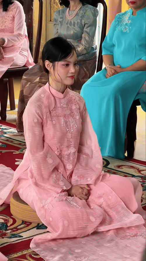 Sao nam Vbiz 41 tuổi cùng bạn gái 2K bí mật kết hôn- Ảnh 2. Sao nam Vbiz 41 tuổi cùng bạn gái 2K bí mật kết hôn- Ảnh 2.