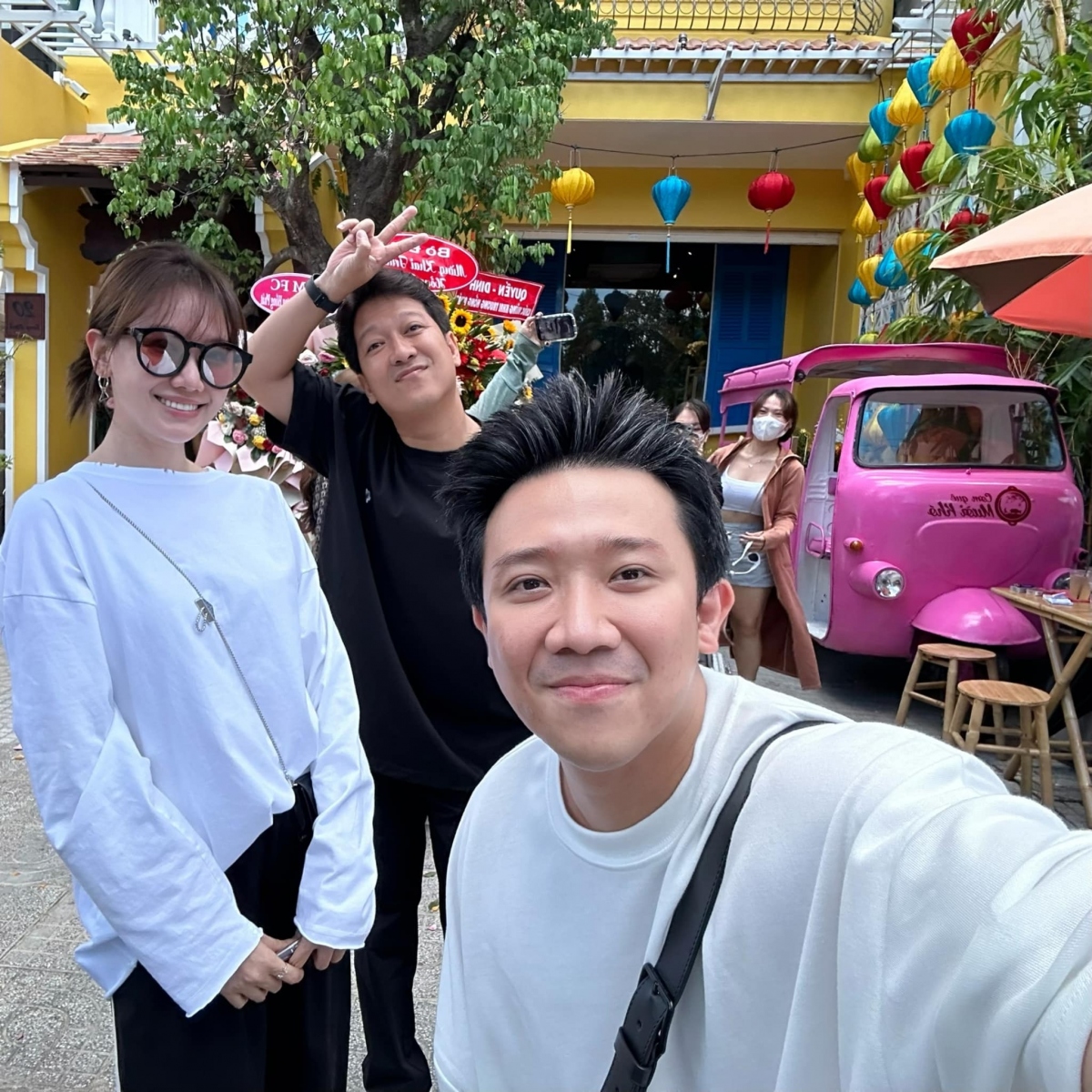 Hành động của Trấn Thành với Trường Giang trên thảm đỏ gây xôn xao cõi mạng- Ảnh 2.