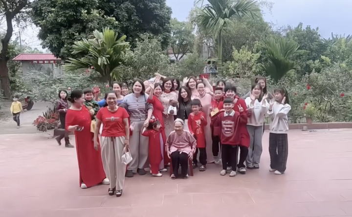 Không chỉ mang lại tiếng cười và sự ấm áp, trào lưu này còn khiến nhiều người rưng rưng khi xem. (Ảnh: @thuphuon226)