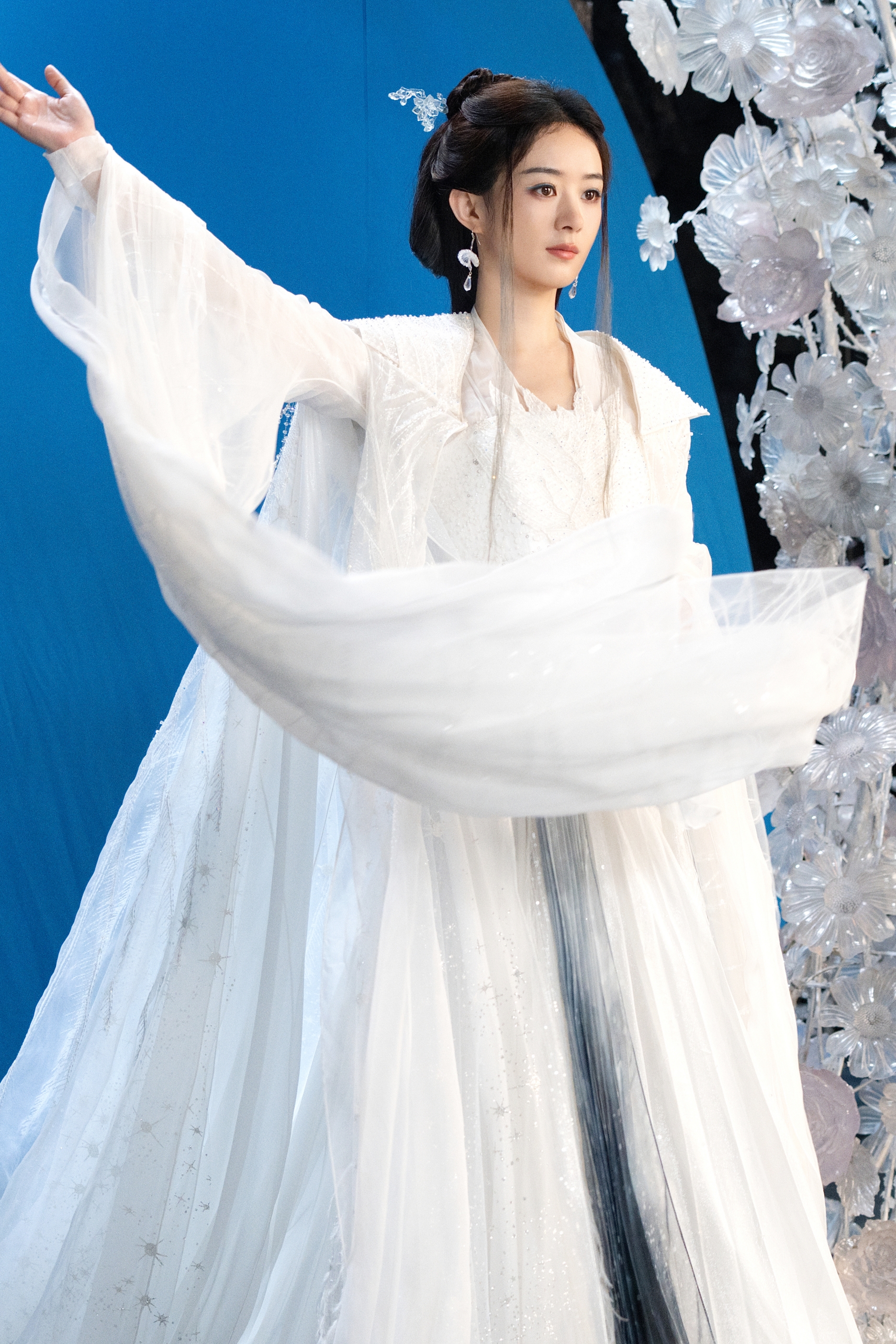 Đàm Tùng Vận xấu hổ vì Triệu Lệ Dĩnh- Ảnh 2.