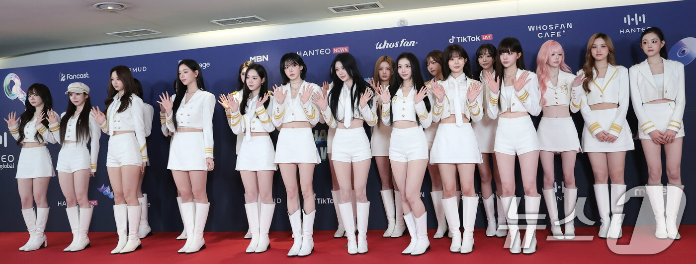 Thảm đỏ Hanteo Music Awards 2026: Tiffany (SNSD) rạng rỡ xinh hút hồn, át hết dàn mỹ nhân đàn em- Ảnh 16.