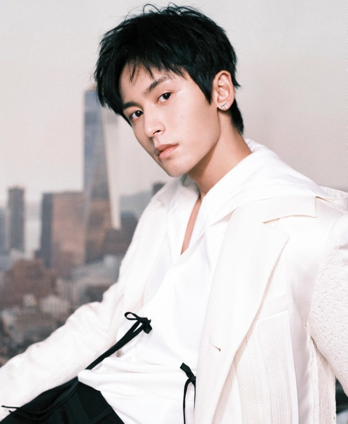 Mỹ nam đẹp nhất thế giới 2025: Visual đẳng cấp miễn bàn, mất cả sự nghiệp chỉ trong 4 giờ vì một bức ảnh tội lỗi- Ảnh 4.