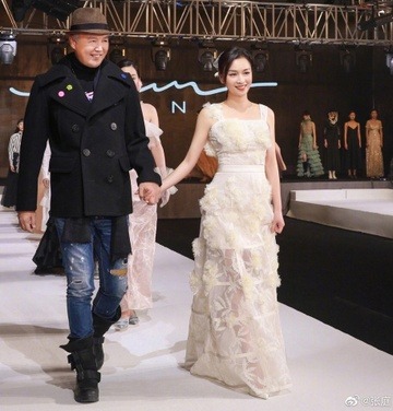 Mỹ nhân sở hữu 96 bất động sản cuốn gói khỏi showbiz, không dám ngẩng mặt nhìn đời vì gây tội lỗi động trời- Ảnh 7. Mỹ nhân sở hữu 96 bất động sản cuốn gói khỏi showbiz, không dám ngẩng mặt nhìn đời vì gây tội lỗi động trời- Ảnh 7.