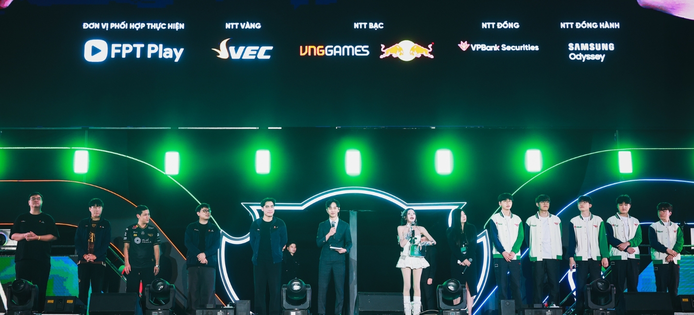 Nhìn lại sự kiện T1 tại Việt Nam: Cơn sốt eSports và những ‘lùm xùm‘ không đáng có tsss1