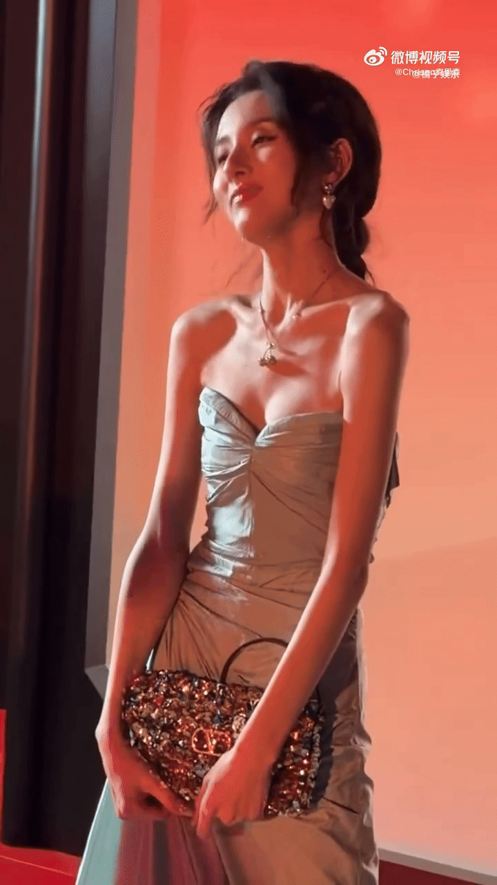 Hoảng hồn “em gái quốc dân” gầy trơ xương đến đáng sợ, phí cả gương mặt trời ban- Ảnh 3.