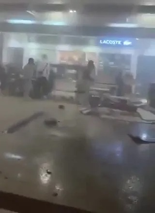 Tên lửa Iran dội xuống