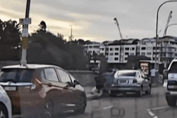 Xả súng ở Úc: Bốn người hùng xông lên đối đầu kẻ khủng bố, 3 người ra đi mãi mãi- Ảnh 2.