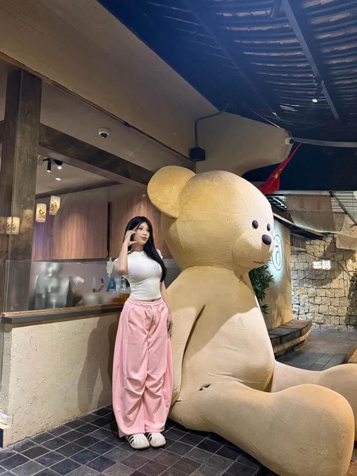 "Nữ thần sới vật" xinh đẹp gây bão hội làng Bắc Ninh: Bỏ túi 50 triệu mùa du xuân, hé lộ gu bạn trai đầy bất ngờ unnamed 5 154607 1772445077674 17724450779781525725404