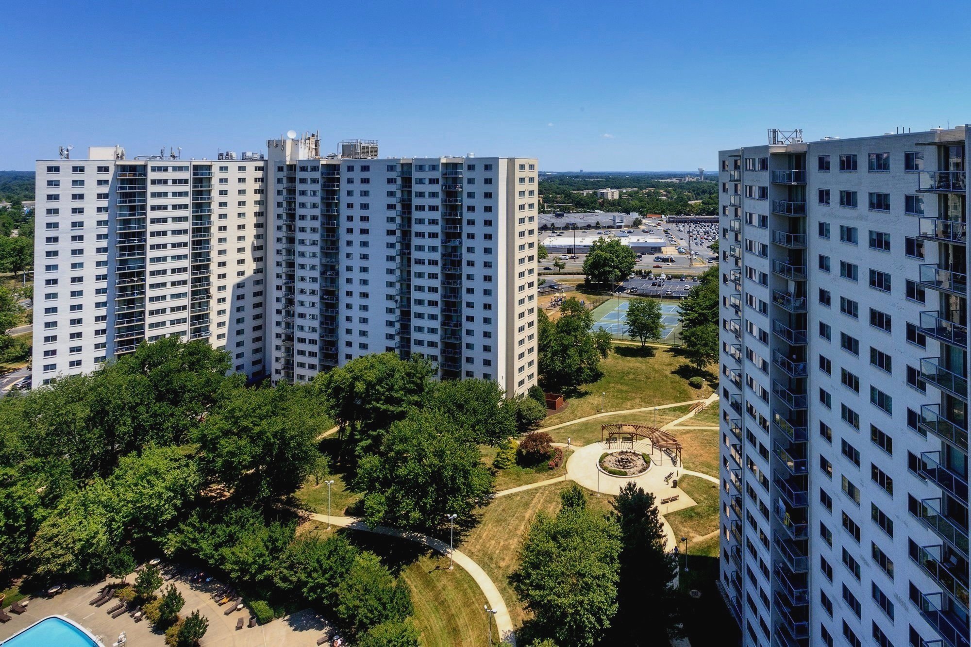 Bé gái 2 tuổi sống sót sau khi rơi từ ban công chung cư tầng 15: Tình trạng của nạn nhân gây chú ý- Ảnh 4.