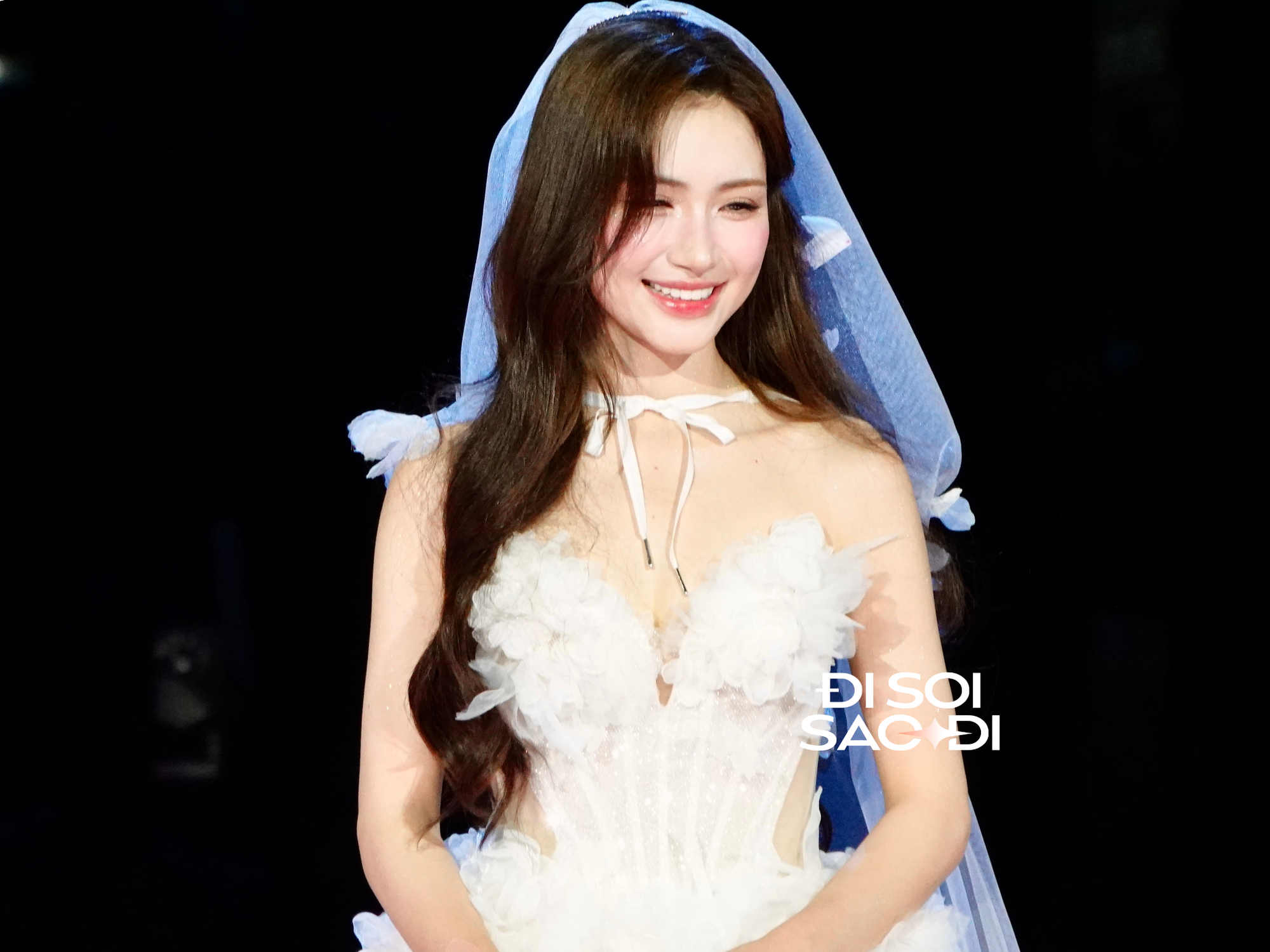 Dàn sao tại fan concert Hòa Minzy: Thúy Ngân khác lạ, Trường Giang tự tay làm 1 việc trong hậu trường- Ảnh 7.