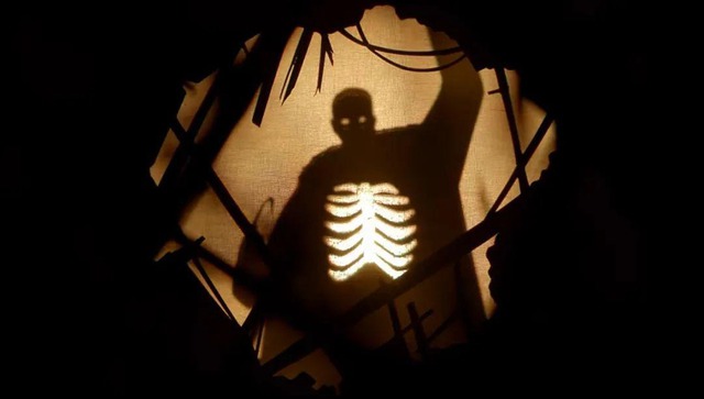 Bí mật kinh hoàng phía sau cánh cửa ngầm trên gác mái và tội ác rúng động của nữ sát thủ xổ số- Ảnh 1.