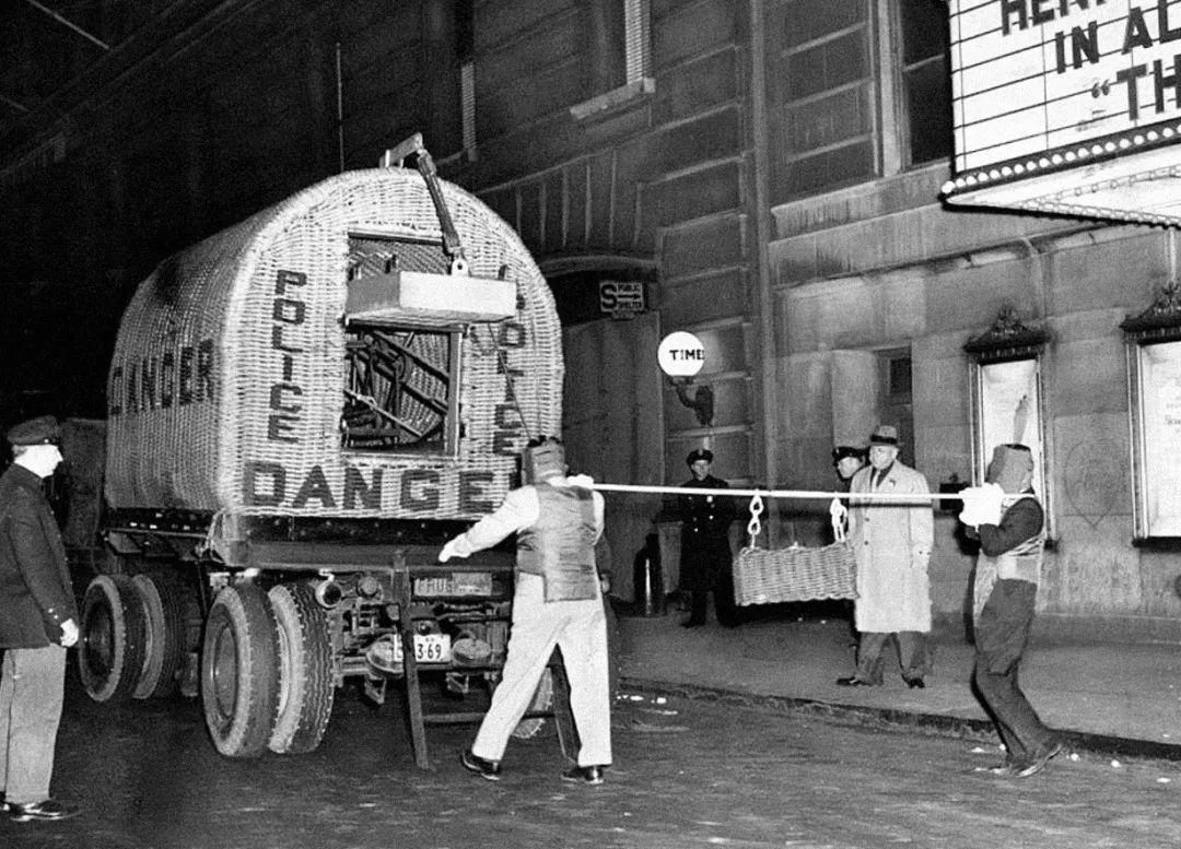 Vì sao một người được chẩn đoán mắc chứng tâm thần phân liệt thể hoang tưởng lại có thể làm rung chuyển New York bằng 22 quả bom- Ảnh 3.