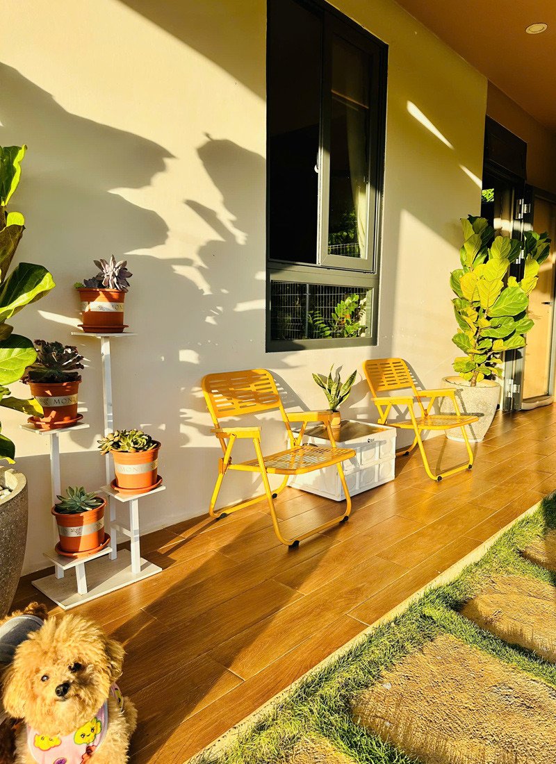 Không gian xung quanh và bên trong căn nhà của Công 