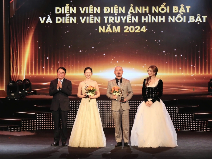 Nam NSƯT chuyên vai