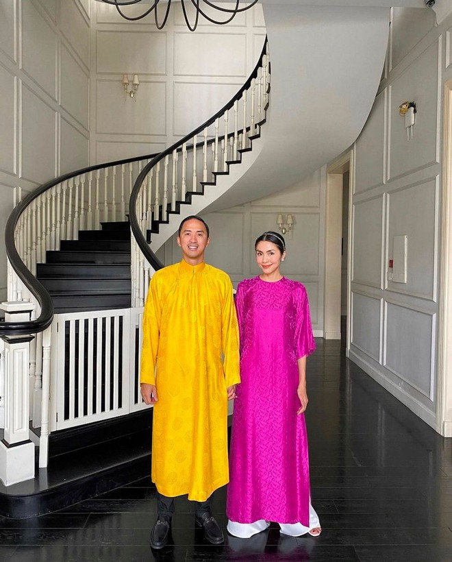 Đến hẹn lại lên: Tăng Thanh Hà và chồng doanh nhân diện áo dài, nắm chặt tay ngày mùng 1 Tết!- Ảnh 4. Đến hẹn lại lên: Tăng Thanh Hà và chồng doanh nhân diện áo dài, nắm chặt tay ngày mùng 1 Tết!- Ảnh 4.