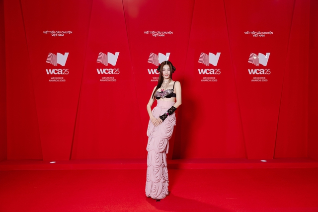 Toàn cảnh siêu thảm đỏ WeChoice Awards: Anh Tú - Diệu Nhi tình tứ, Trường Giang, Hoà Minzy dàn sao cực khủng quy tụ!- Ảnh 10.