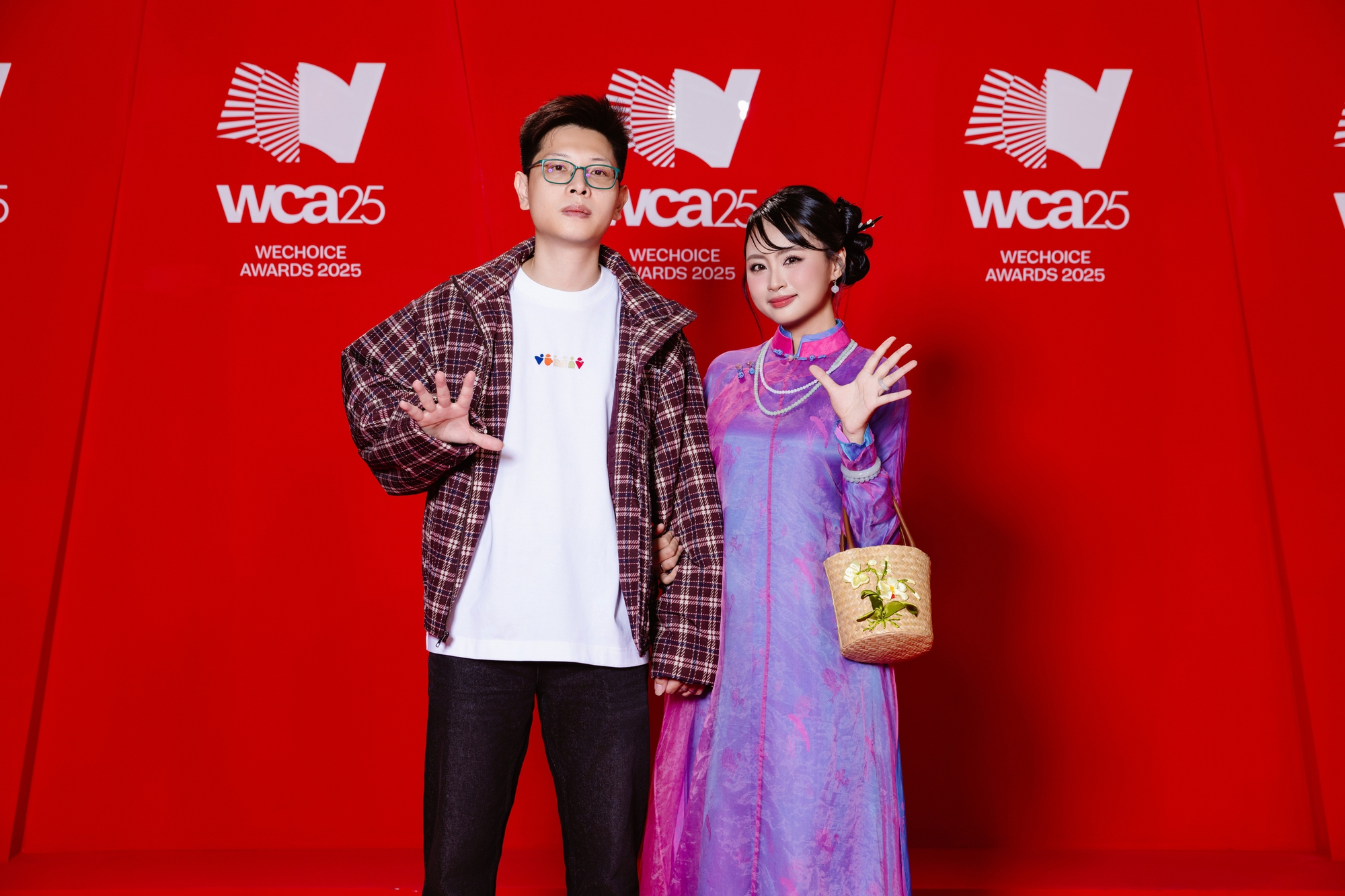 MC Phương Thảo, Minh Nghi và Mai Dora khoe sắc trên thảm đỏ WeChoice Awards 2025- Ảnh 1.