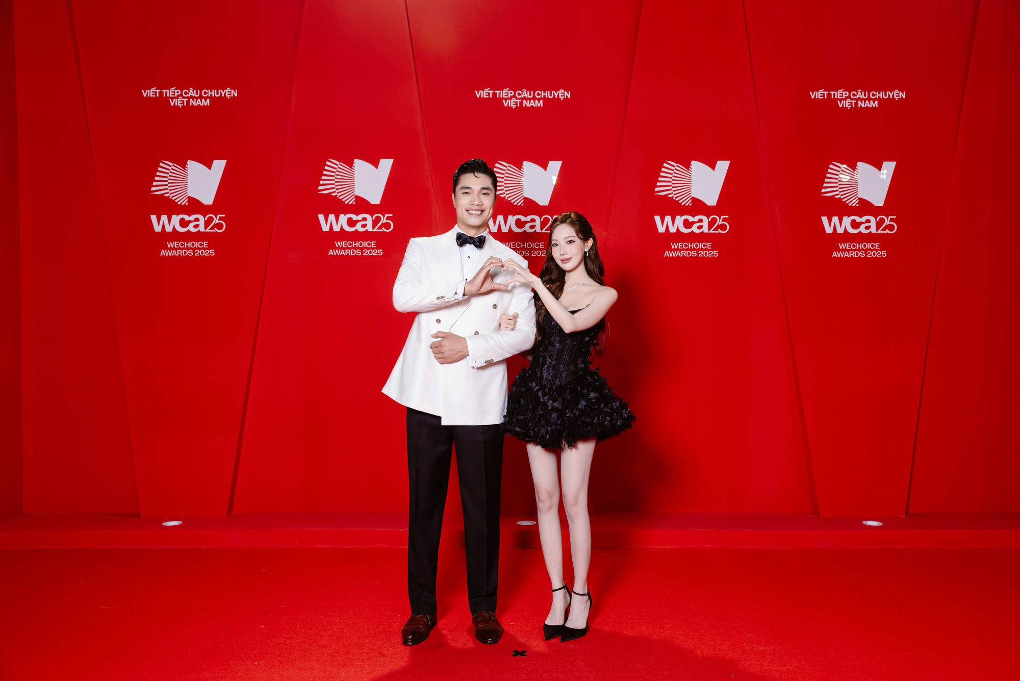 Loạt couple ở thảm đỏ WeChoice Awards: Diệu Nhi - Anh Tú dính như keo, 1 cặp đôi nghi sắp cưới tình tứ- Ảnh 3.