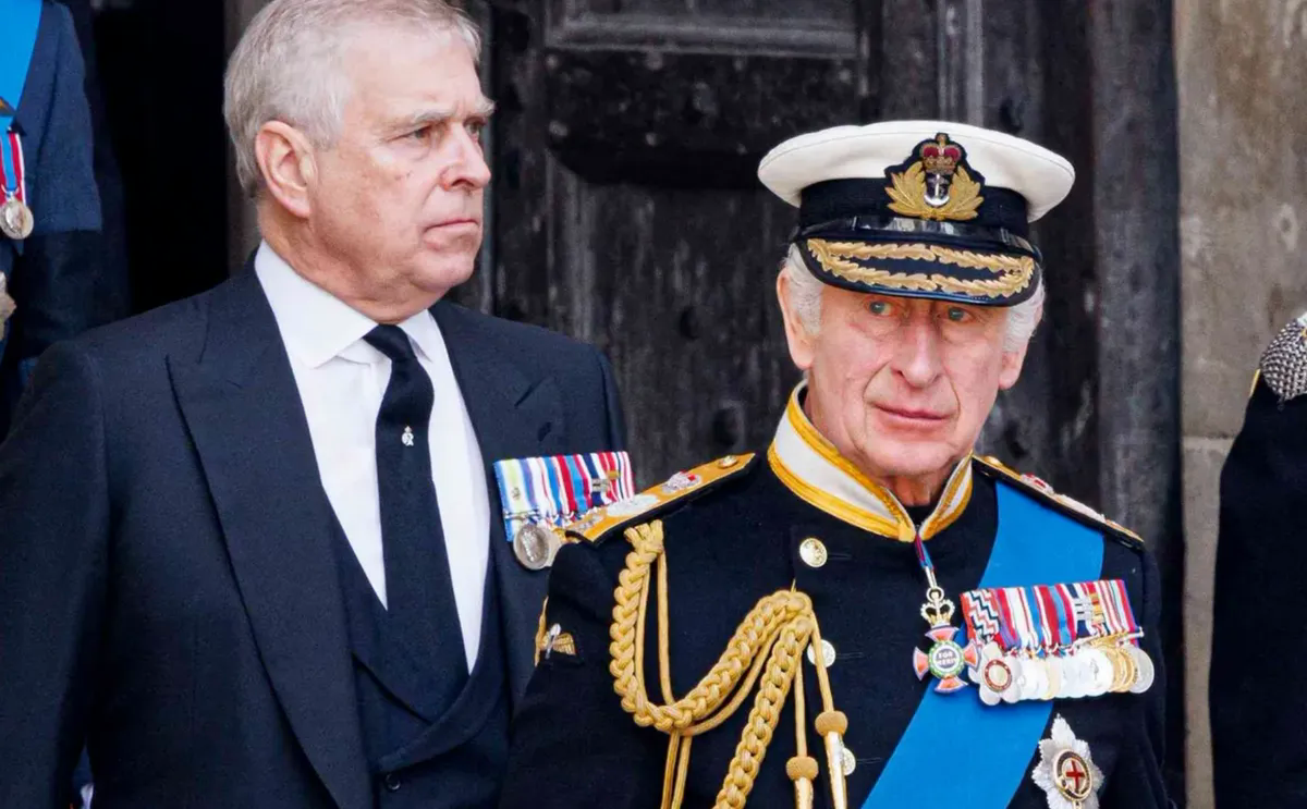 Hoàng gia Anh đối mặt khủng hoảng vì vụ em trai Vua Charles III bị bắt- Ảnh 4.